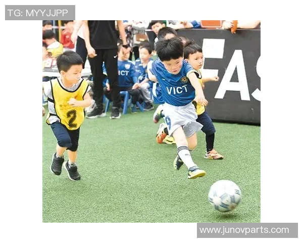 足球球星穿塔赛场驰骋展现非凡实力引爆全球球迷热情